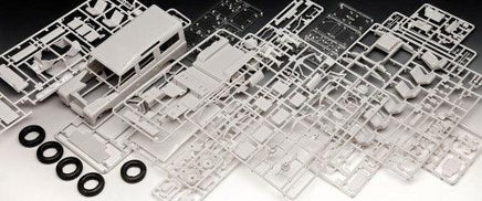 1/24 Revell Germany Land Rover Series III - 7047 - MPM Hobbies