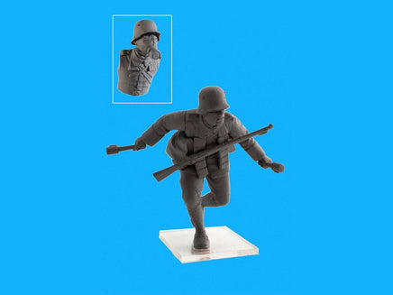 1/35 ICM German Infantry in Gas Masks (1918) 4 Figures 35695 - MPM Hobbies