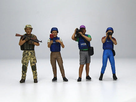1/35 ICM Journalists In War 35751 - MPM Hobbies