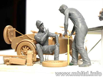 1/35 Master Box - German Motorcycle Repair Team 3560 - MPM Hobbies