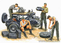 1/35 Master Box - German Motorcycle Repair Team 3560 - MPM Hobbies