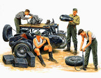 1/35 Master Box - German Motorcycle Repair Team 3560 - MPM Hobbies