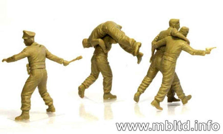1/35 Master Box - German Tank Crew Out of the Frying Pan, Into the Fire 3536 - MPM Hobbies
