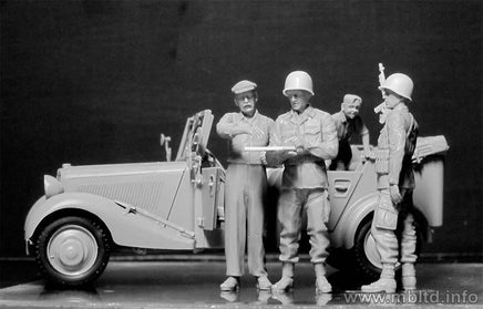 1/35 Master Box - Hitching A Ride 35161 - MPM Hobbies