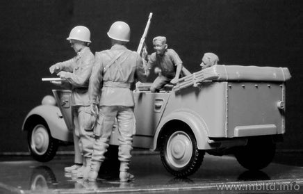 1/35 Master Box - Hitching A Ride 35161 - MPM Hobbies
