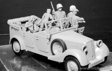 1/35 Master Box - Hitching A Ride 35161 - MPM Hobbies