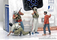 1/35 Master Box - Insurgence with Guns & Civilian Iraq Set #2 - 3576 - MPM Hobbies