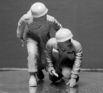 1/35 Master Box - US and German Paratroopers (South Europe, 1944) 35157 - MPM Hobbies
