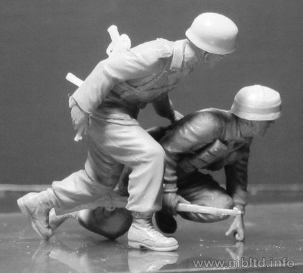 1/35 Master Box - US and German Paratroopers (South Europe, 1944) 35157 - MPM Hobbies