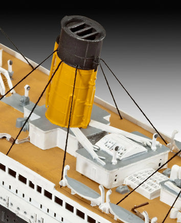 1/700 Revell Germany R.M.S. Titanic 5210 - MPM Hobbies