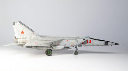 1/72 ICM Mig-25 RBT Soviet Reconnaissance Plane 72172 - MPM Hobbies