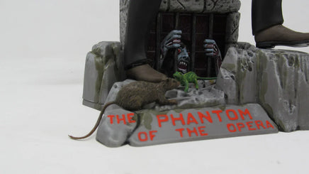 1/8 Atlantis Models Phantom of the Opera Glow in the Dark Edition - 451 - MPM Hobbies