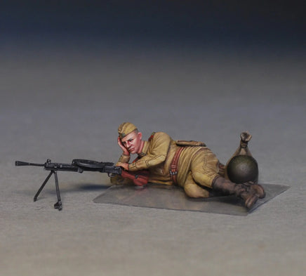 1/35 Mini Art - Soviet Soldiers Taking A Break - 35233 - MPM Hobbies