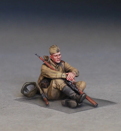 1/35 Mini Art - Soviet Soldiers Taking A Break - 35233 - MPM Hobbies