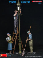 1/35 Mini Art Street Workers - 38081 - MPM Hobbies