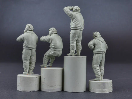 1/35 Mini Art - Soviet Tank Crew 1970-1980's Winter Uniform - 37063 - MPM Hobbies