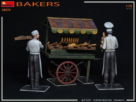 1/35 Mini Art - Bakers w/Bread & Cart - 38074 - MPM Hobbies