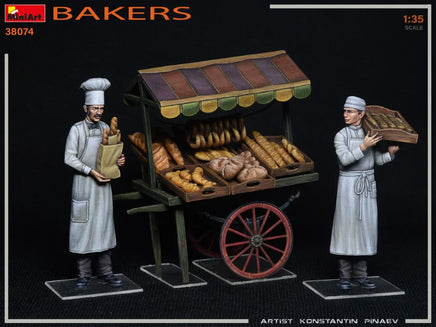 1/35 Mini Art - Bakers w/Bread & Cart - 38074 - MPM Hobbies