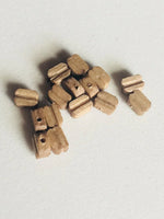Model Shipways - 1/8" (3mm) Walnut Single Sheave Block 40 pcs - 302 - MPM Hobbies