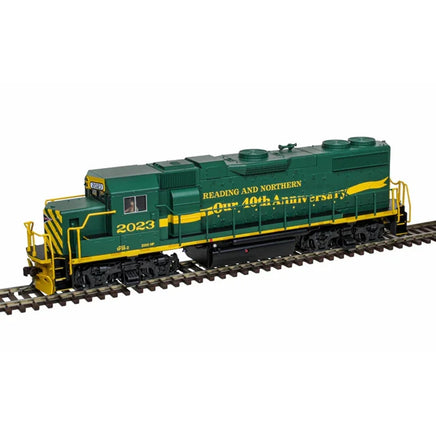 HO Atlas Trainman GP38-2 Silver Reading & Northern 40th Anniversary #2023 - 10004563 - MPM Hobbies