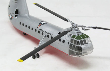 1/96 Atlantis Model H-16 Transporter With Collectible Trading Card 223