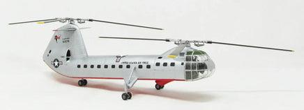 1/96 Atlantis Model H-16 Transporter With Collectible Trading Card 223