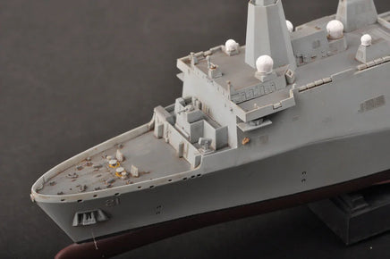 1/700 Hobby Boss USS New York (LPD-21) 83415 - MPM Hobbies