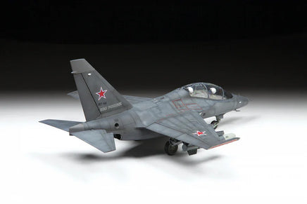 1/48 Zvezda Russian Light Bomber YAK-130 "Mitten" 4818