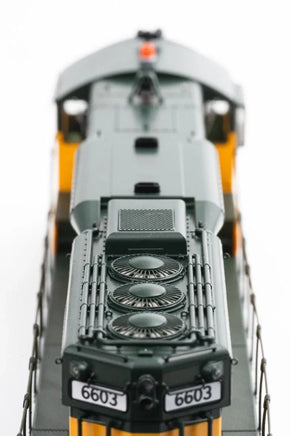 HO Rapido EMD SD9 (DC/DCC/Sound): Chicago & North Western: #6605 - 50619