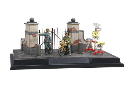 1/35 Tamiya Scene Set #2-German Field Police 89740 - MPM Hobbies