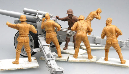 1/35 Trumpeter German S.FH 18 Field Howitzer Gun Crew - 00425 - MPM Hobbies