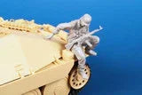 1/35 CMK German Infantryman Carried on Hetzer 1944/45 1/35 Resin Figure Model Kit