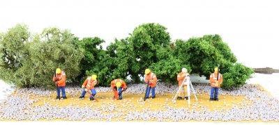 HO Scale Bachmann Highway Maintenance Crew - MPM Hobbies