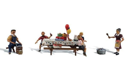 HO Woodland Backyard Birthday 1935 - MPM Hobbies