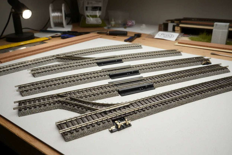 HO Scale Peco Code 83