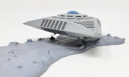 Atlantis Models 5" Series Plastic Model Kit TR-3E UFO with Base  - 1011