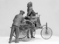 1/24 ICM 1886 Benz Patent-Motorwagen with Mrs. Benz & Sons 24041 - MPM Hobbies