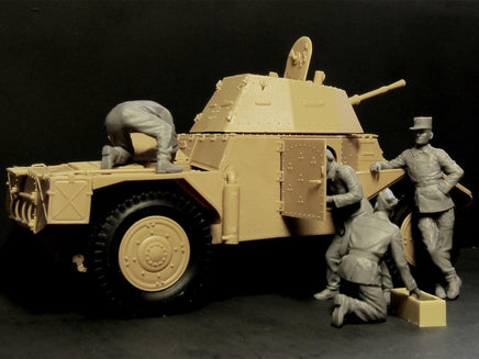 1/35 ICM French Armored Vehicle Crew (1940) 35615 - MPM Hobbies