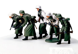 1/35 Tamiya German Assault Infantry with Winter Gear 35256 - MPM Hobbies