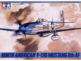 1/48 Tamiya North American P-51D Mustang 8th Air Force 61040.