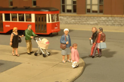 Bachmann HO Strolling Figures 33109 - MPM Hobbies