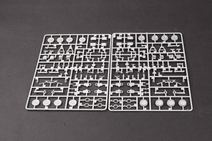 1/35 Trumpeter M1132 Stryker Engineer Squad Vehicle w/LWMR-Mine Roller/SOB - 1574