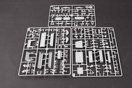1/35 Trumpeter M1132 Stryker Engineer Squad Vehicle w/LWMR-Mine Roller/SOB - 1574