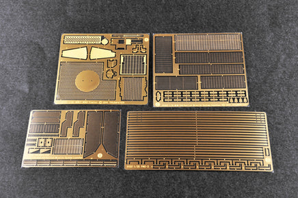 1/35 Trumpeter M983 HEMTT&M901 Launching Station of MIM-104F0 Patriot SAM System (PAC-3) - 1037