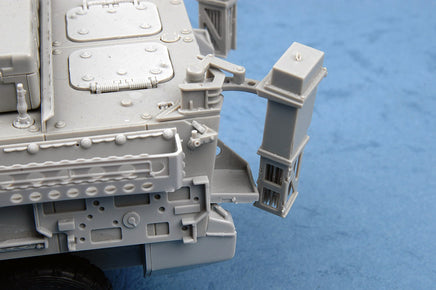 1/35 Trumpeter M1132 Stryker Engineer Squad Vehicle w/LWMR-Mine Roller/SOB - 1574