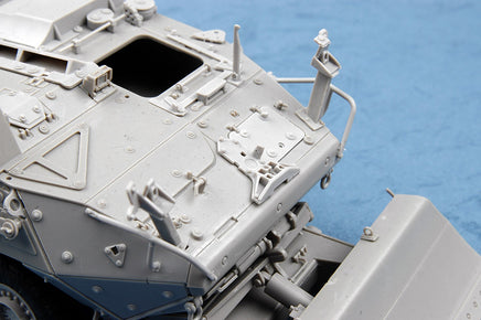 1/35 Trumpeter M1132 Stryker Engineer Squad Vehicle w/LWMR-Mine Roller/SOB - 1574