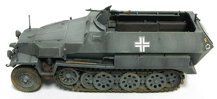 1/48 AFV German Sd.Kfz.251/1 Ausf.C Half-Track - AF48007