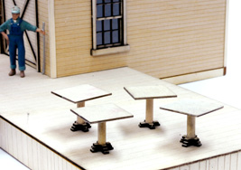 O Scale Banta Modelworks Square Table 720