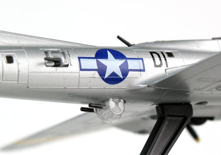1/155 Daron B-17 Flying Fortress Liberty Belle 5402-2 - MPM Hobbies