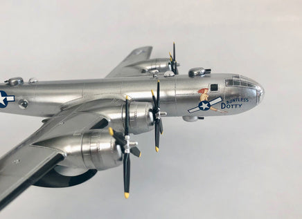 1/120 Atlantis Models Boeing B-29 Superfortress with Swivel Stand - 208